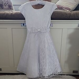 Jona Michelle Elegant White Lace Dress with Bow Size 7 kdr3